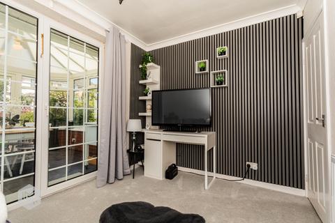 33 Harris Drive, Bury, BL9 8PS