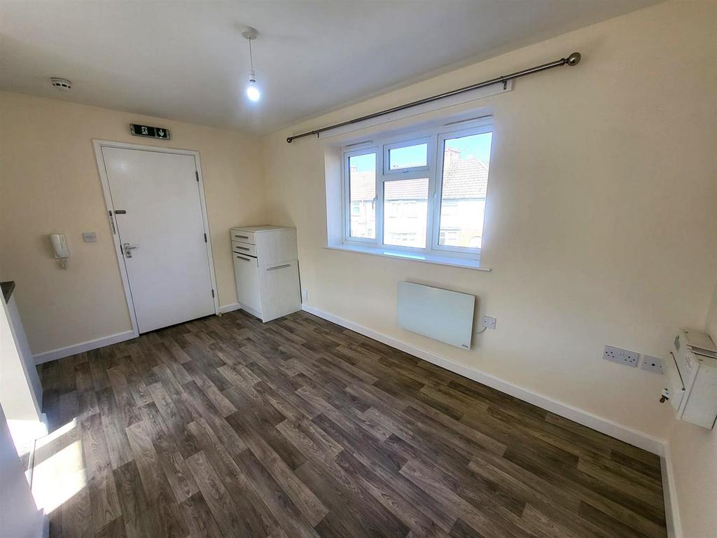 Sitting Room Pic 2