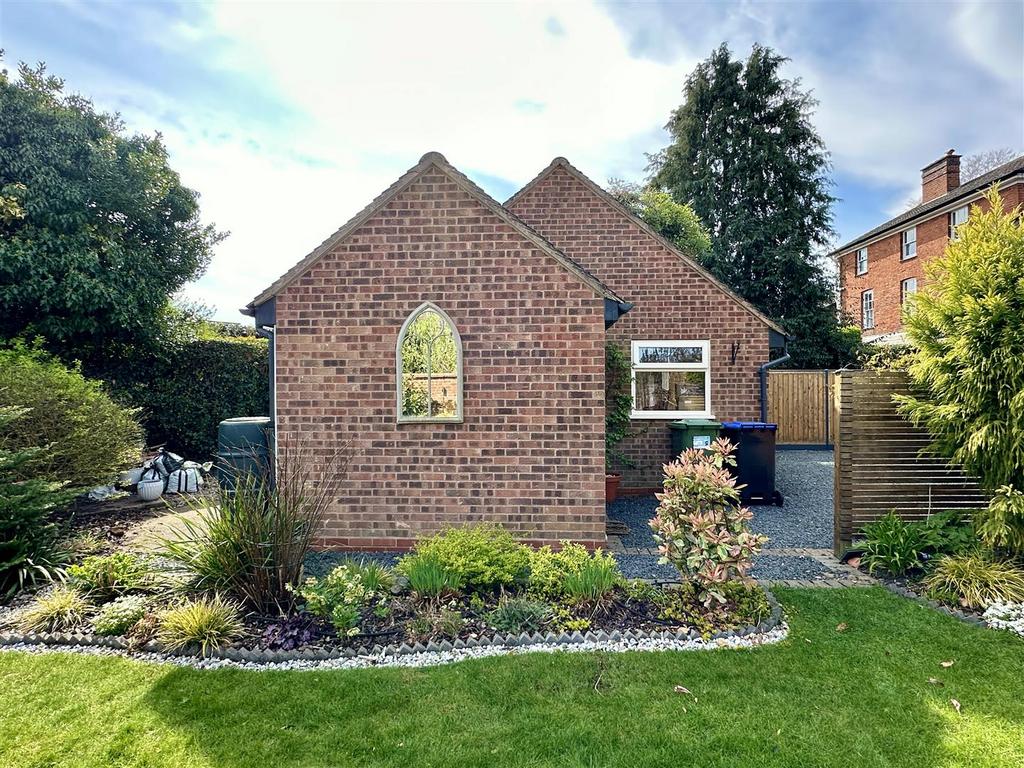 Detached garage