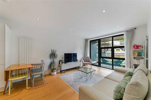 1 bedroom flat for sale, Esker Place, London E2