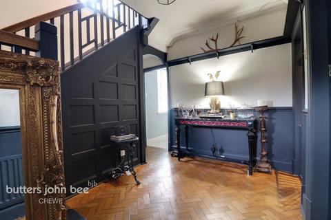 4 bedroom semi-detached house for sale, Nantwich Road, Crewe