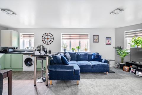 2 bedroom flat for sale, Swaledale Road, Warminster, BA12