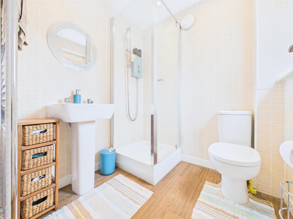 En-Suite 2