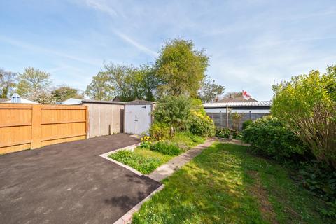 2 bedroom semi-detached bungalow for sale, Eastbourne Way, Grimsby, Lincolnshire, DN33