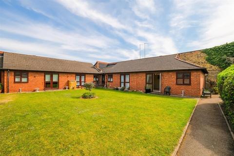 1 bedroom bungalow for sale, Westleigh Court, Nightingale Lane, Wanstead