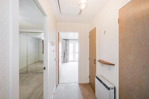 1 bedroom bungalow for sale, Westleigh Court, Nightingale Lane, Wanstead