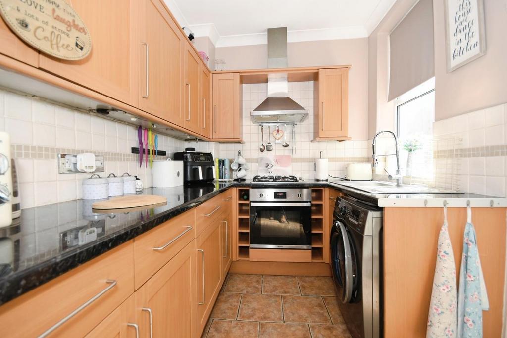 KITCHEN 02.jpg