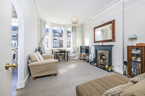2 bedroom flat for sale, Shirlock Road, Hampstead Heath, NW3
