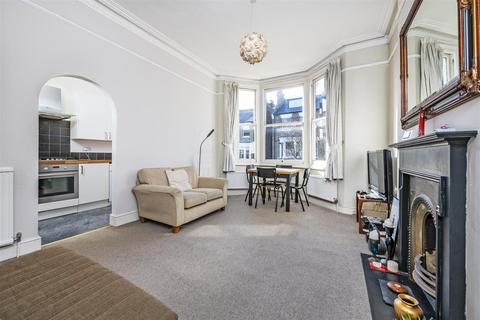 2 bedroom flat for sale, Shirlock Road, Hampstead Heath, NW3