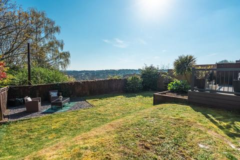 18 Chestnut Close, Crediton, EX17 1JD