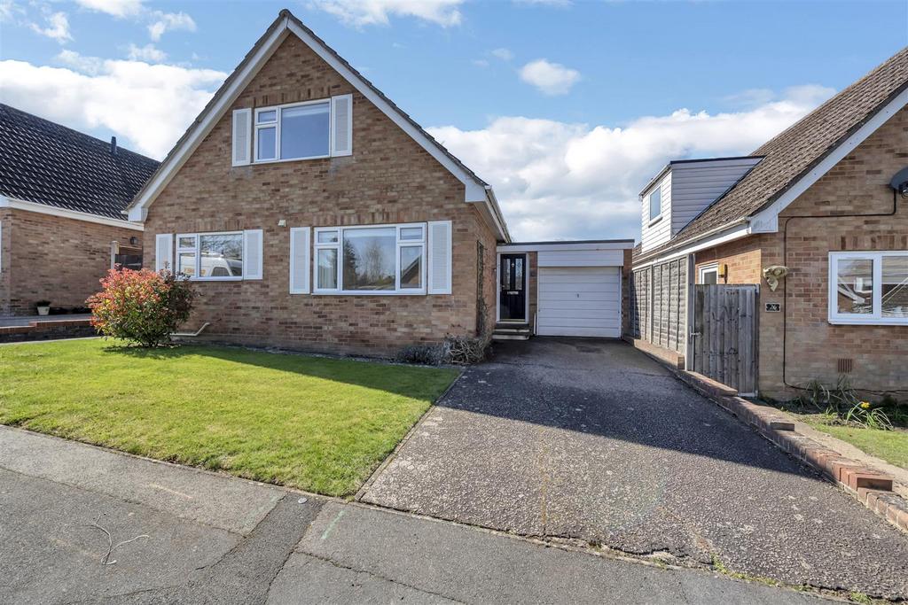 Saxon Rise Saxon Rise, Bury St. Edmunds 3 bed detached bungalow for sale - £445,000