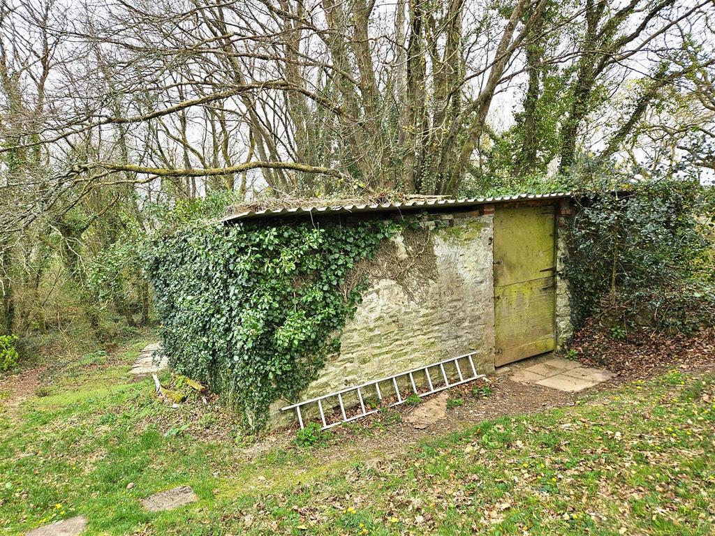 Stone outbuilding.jpg
