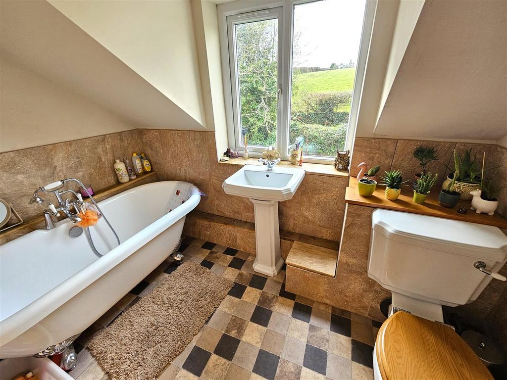 Bathroom.jpg
