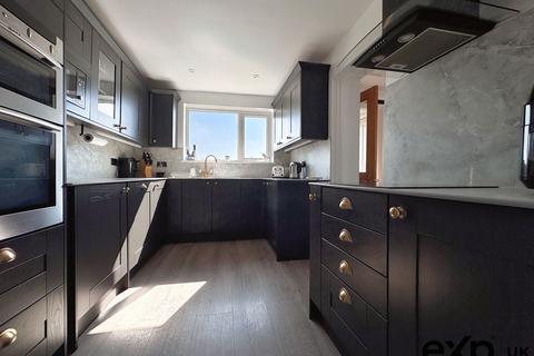 130 Jarrett Avenue, Wainscott, Rochester, ME2 4NB
