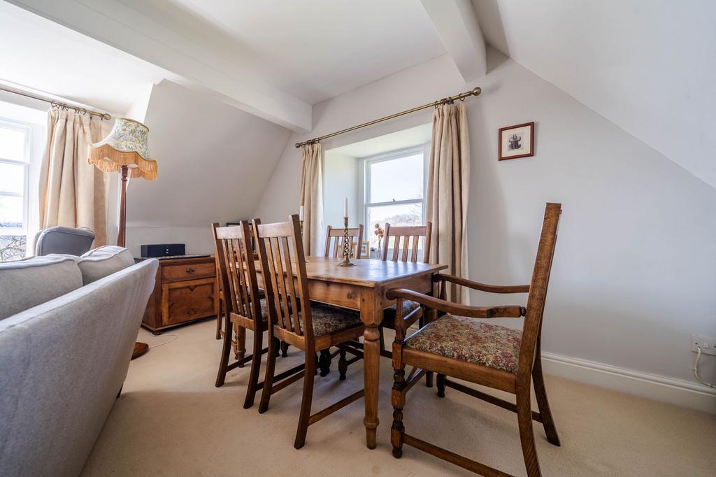 Sitting dining room