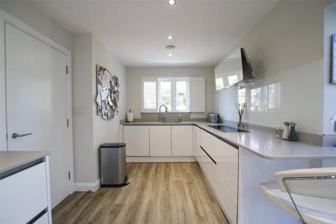 4 bedroom detached house for sale, Keephatch Road, Berkshire RG40