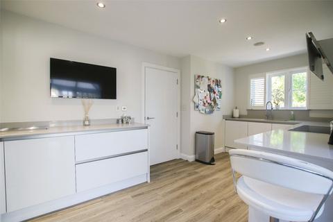 4 bedroom detached house for sale, Keephatch Road, Berkshire RG40