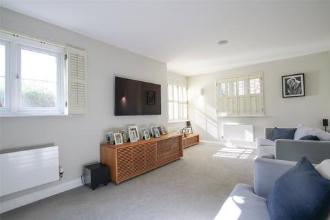 4 bedroom detached house for sale, Keephatch Road, Berkshire RG40
