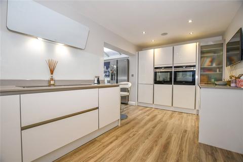 4 bedroom detached house for sale, Keephatch Road, Berkshire RG40