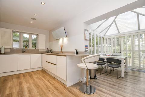 4 bedroom detached house for sale, Keephatch Road, Berkshire RG40