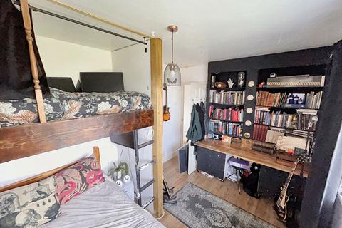 36 Staneway, Gateshead, NE10 8LR