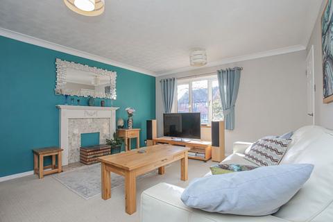 3 bedroom end of terrace house for sale, Gascoigne Way, Bloxham