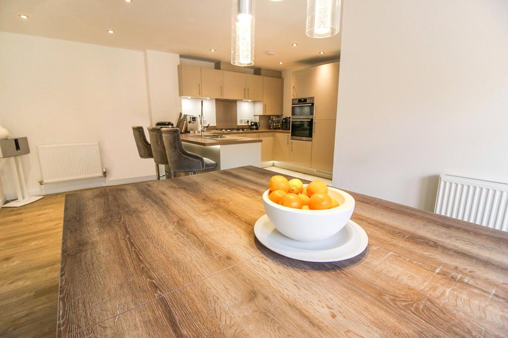 Kitchen/Dining