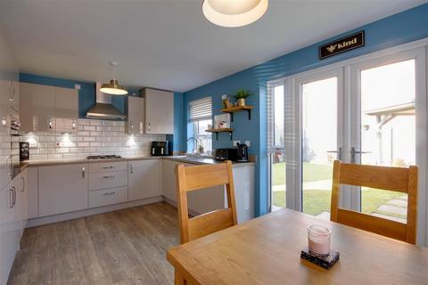 61 Petfield Drive, Anlaby, Hull, HU10 7ES