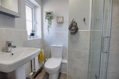 61 Petfield Drive, Anlaby, Hull, HU10 7ES