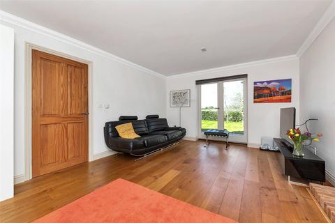 117d High Street, Harston, Cambridge, CB22 7QB