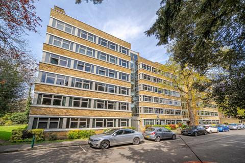 15 Holly Tree Close, London, SW19 6EA