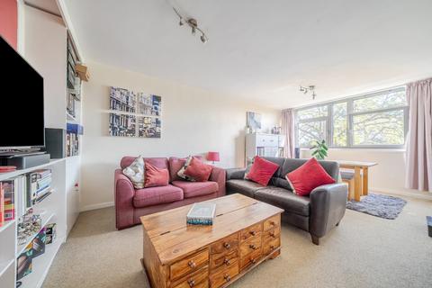 15 Holly Tree Close, London, SW19 6EA