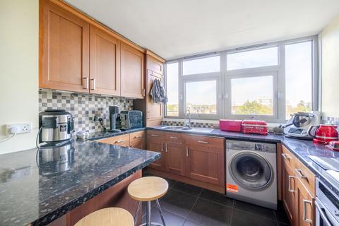 15 Holly Tree Close, London, SW19 6EA