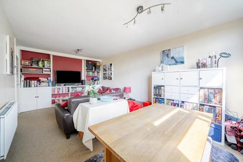 15 Holly Tree Close, London, SW19 6EA