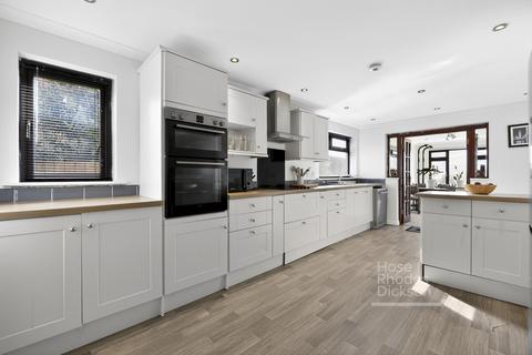 4 bedroom detached house for sale, Park Road, Wootton Bridge, Ryde