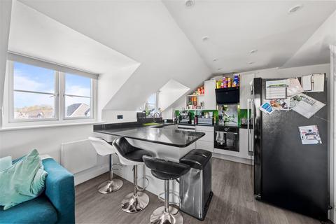 25 School Meadow, Guildford, GU2 8GY