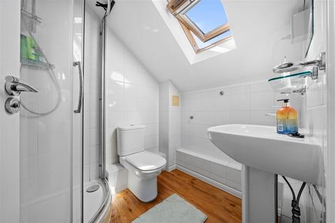 25 School Meadow, Guildford, GU2 8GY