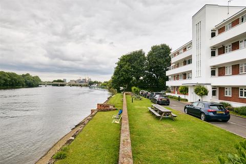2 bedroom flat for sale, Hartington Road, Chiswick, W4
