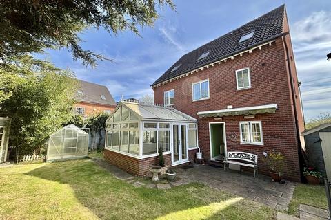 6 bedroom detached house for sale, Glen Parva, Leicester LE2