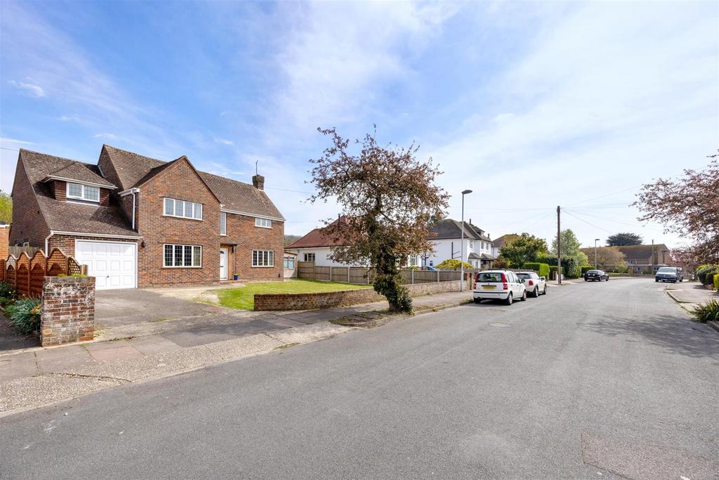 Cissbury Drive, 8-038.jpg