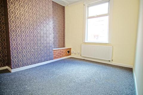 3 bedroom end of terrace house to rent, 3-Bed End-Terraced House to Let on Elmsley Street, Preston