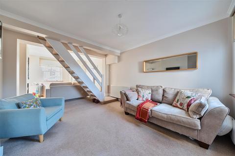 17 Primrose Gardens, Bushey, WD23 1BU