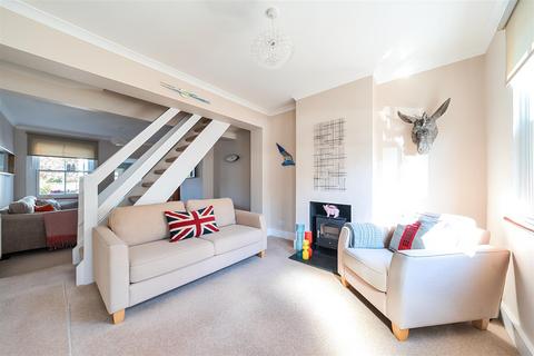 17 Primrose Gardens, Bushey, WD23 1BU