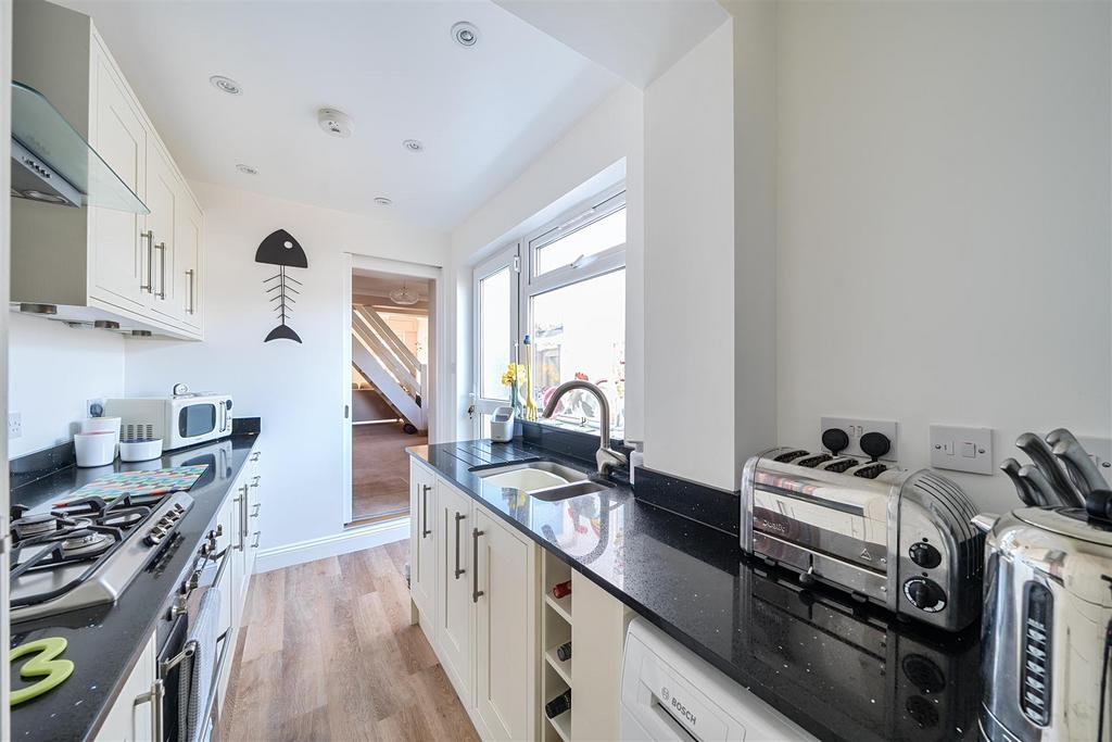 Kitchen: