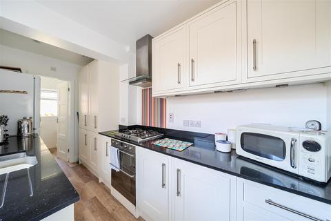 17 Primrose Gardens, Bushey, WD23 1BU