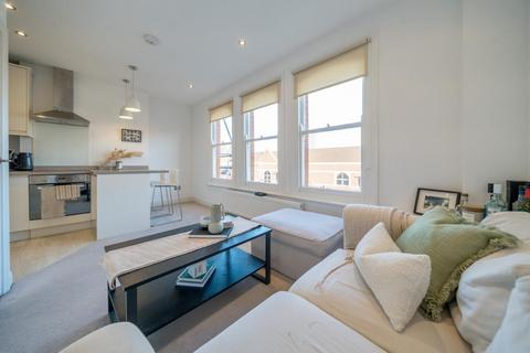 1 bedroom flat for sale, St Johns Hill, Battersea, London, SW11