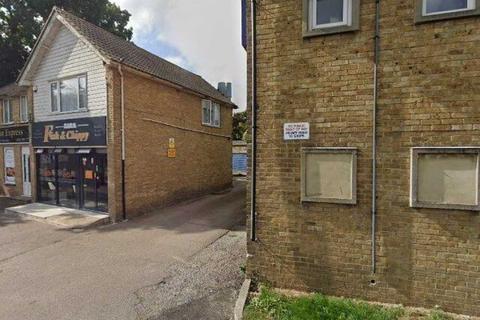 Garage to rent, Sutton Road, Maidstone ME15