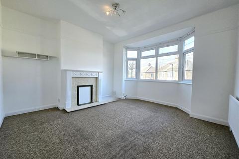 2 bedroom maisonette to rent, Wordsworth Avenue, Greenford