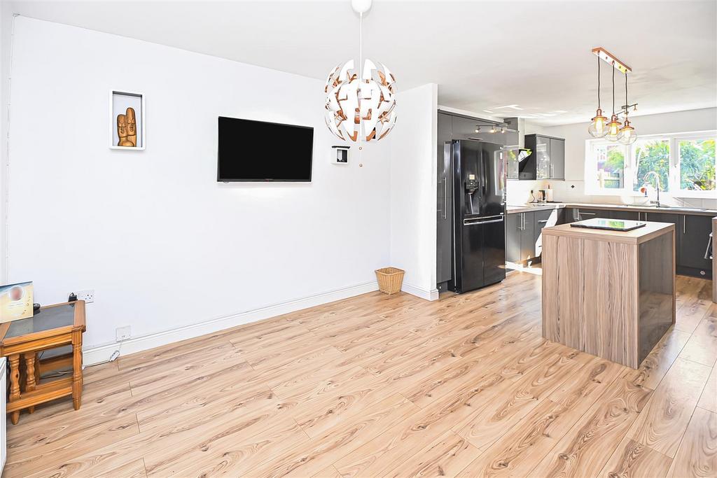 9 Spires Croft Dining Area.jpg