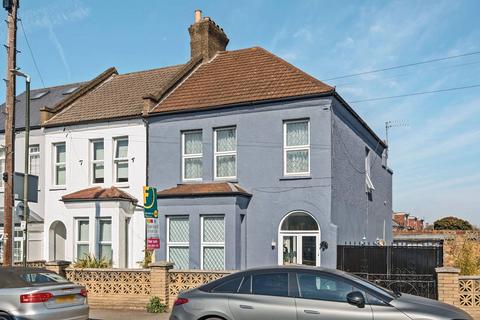 92 Bond Road, Mitcham, CR4 3HF